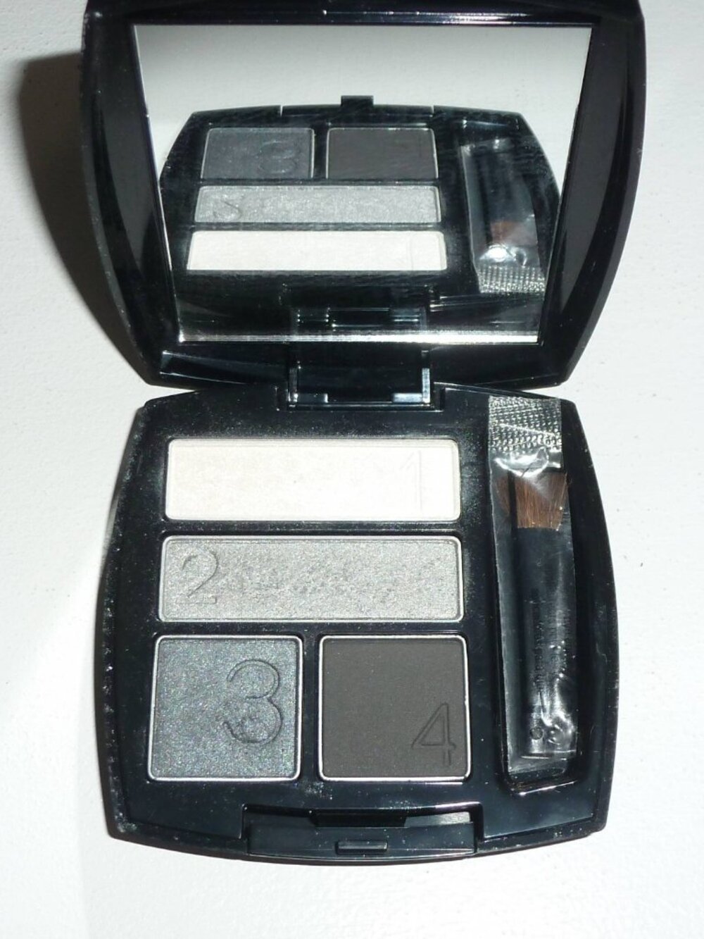 Avon True Color Eyeshadow Quad - Urban Skyline - READ